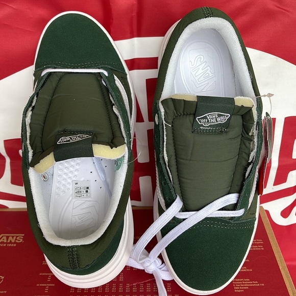 Vans Men’s Old Skool Over
Dark Green/White
VNOA7Q5EDGY
sneakers - Platforms - Picture 13 of 16